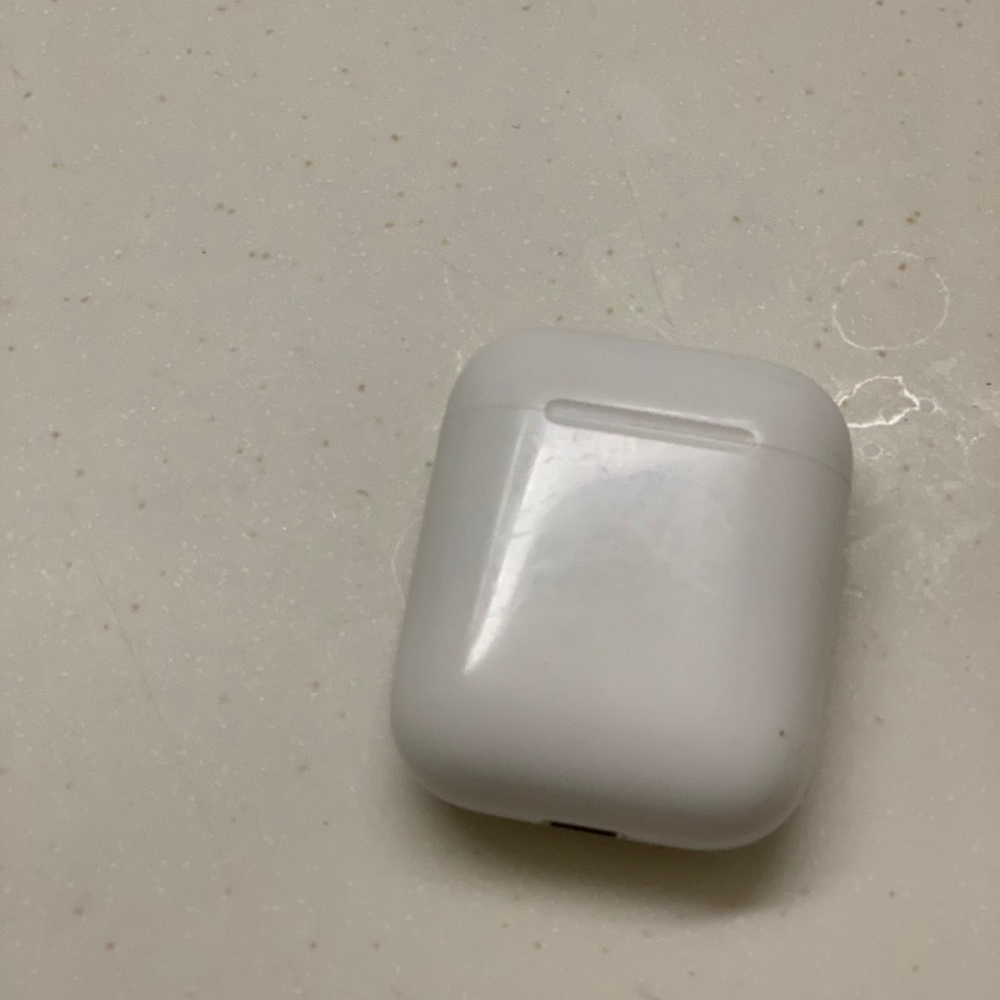 Airpods charging case